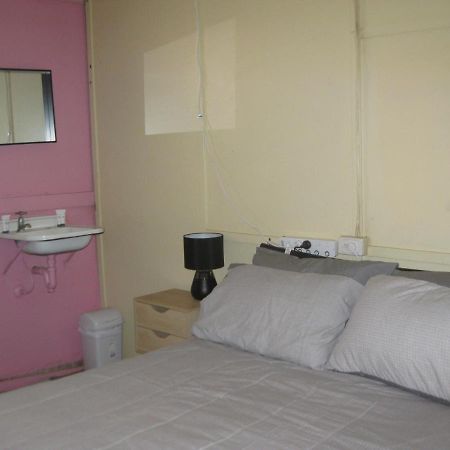 Australian Hotel Winton Budget Hotel Accommodation Exterior foto