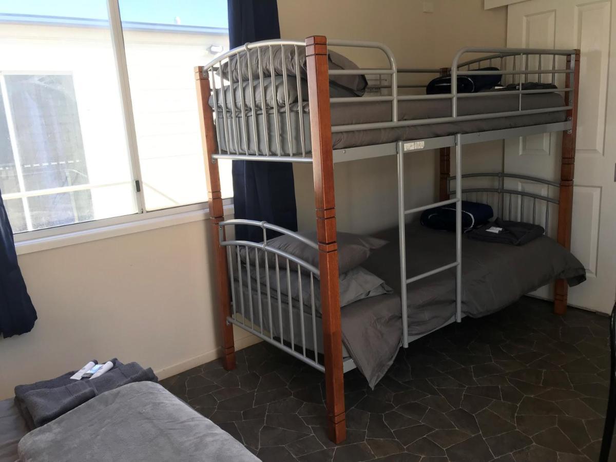 Australian Hotel Winton Budget Hotel Accommodation Exterior foto