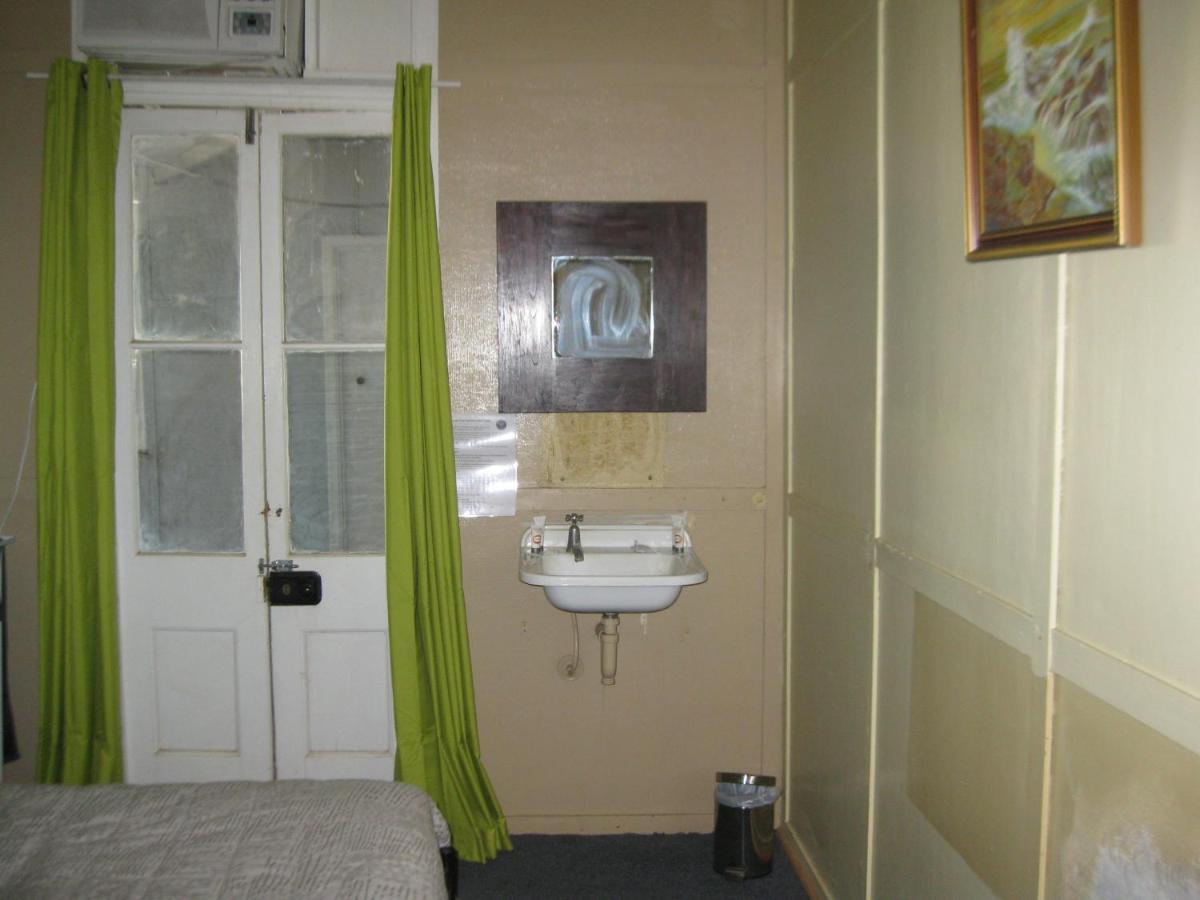 Australian Hotel Winton Budget Hotel Accommodation Exterior foto