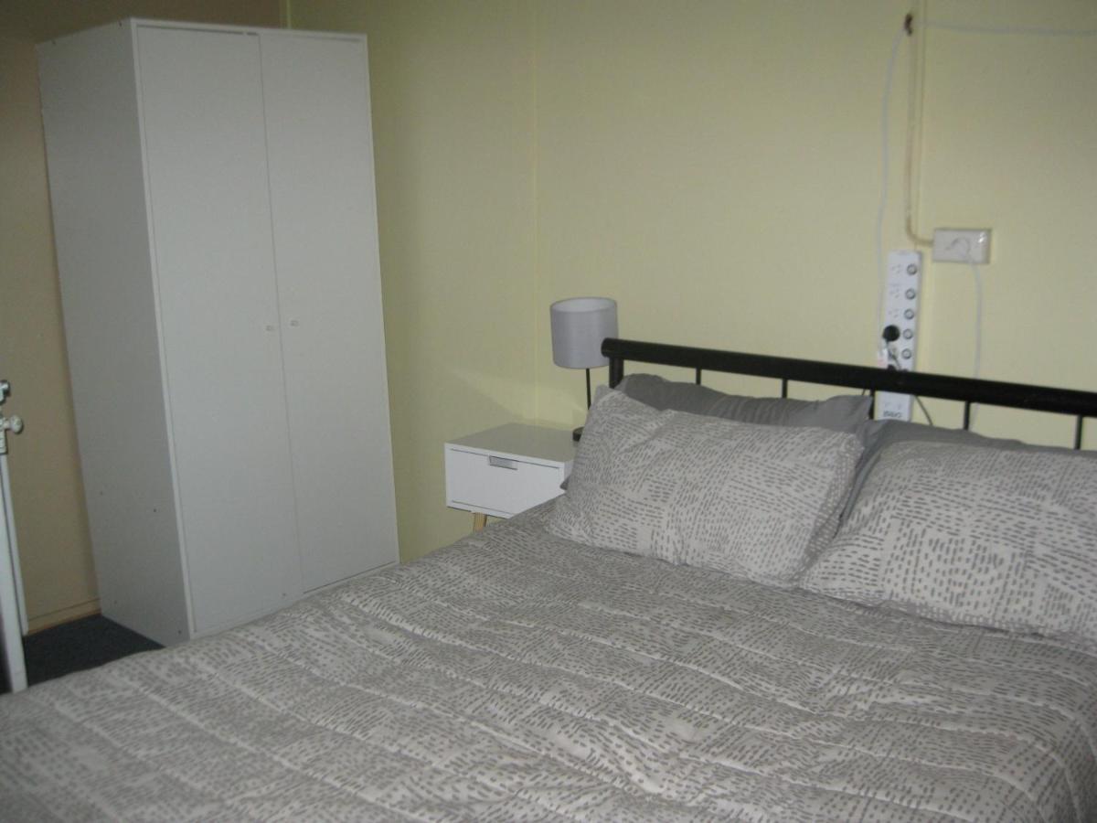 Australian Hotel Winton Budget Hotel Accommodation Exterior foto